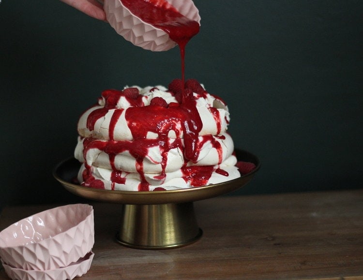 kookie-house_raspberry-pavlova
